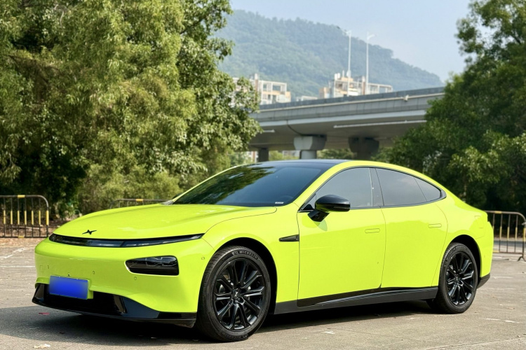 小鹏P7 2022款 670E+鹏翼版车身外观6001