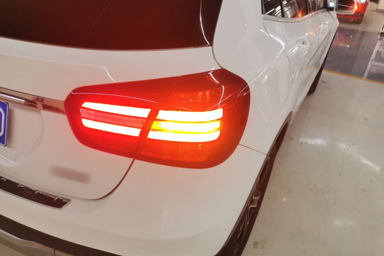 奔驰GLA 2018款 GLA 200 时尚型车身外观6006