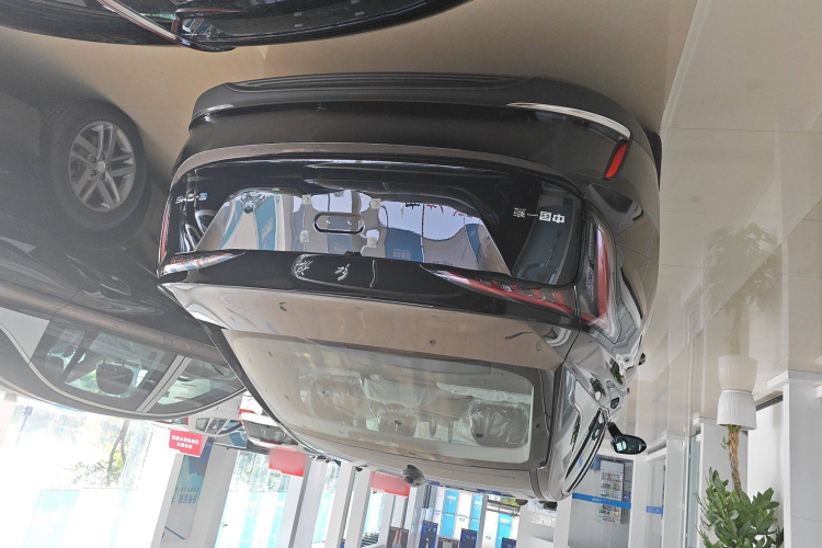 红旗E-QM5 2025款 500km 出行版车身外观6004