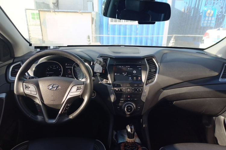 现代 胜达 2017款 2.0T 自动四驱智能型 7座中控内饰12