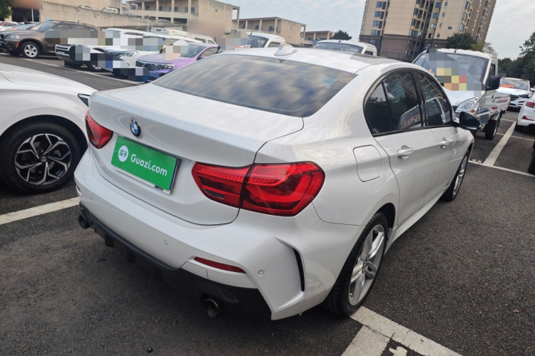 宝马1系 2021款 120i M运动曜夜版车身外观6005