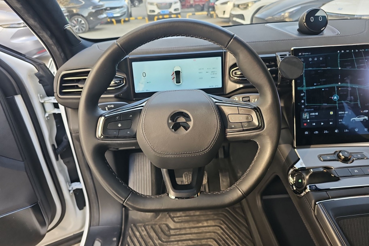 蔚来EC6 2020款 605KM 运动版中控内饰13