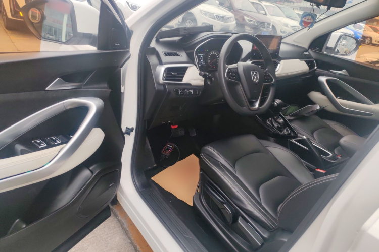 宝骏530 2019款 1.5T CVT豪华型 国V中控内饰20