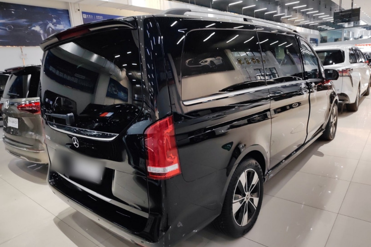 奔驰V级 2022款 V 260 尊贵版车身外观6005