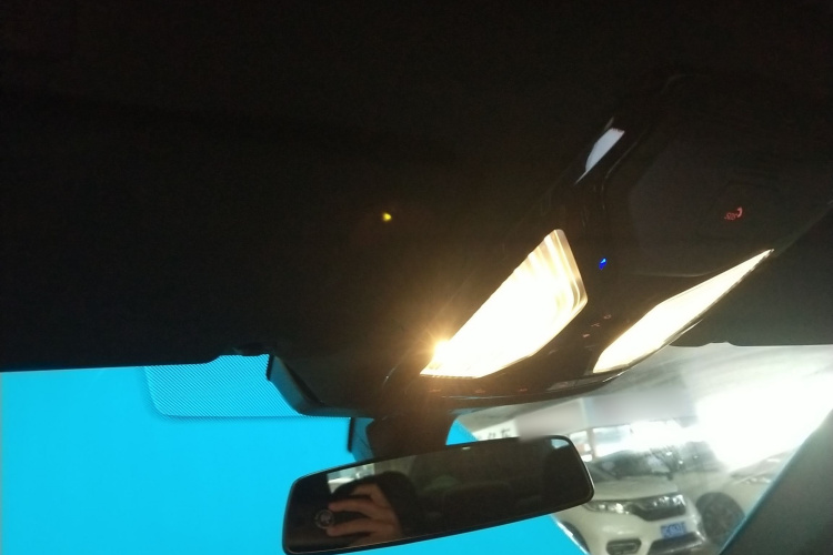 宝马5系 2022款 改款二 530Li 尊享型 M运动套装中控内饰22