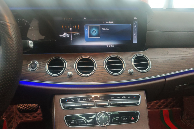 奔驰E级 2020款 E 260 L局部细节16