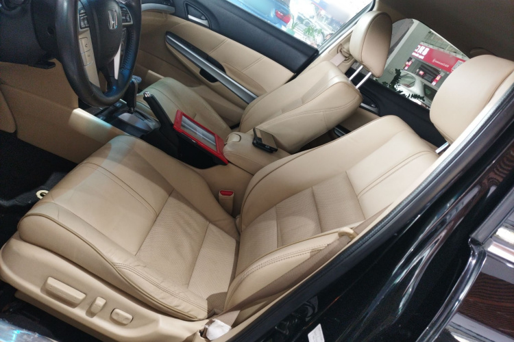 本田 歌诗图 2012款 2.4L 豪华版中控内饰19