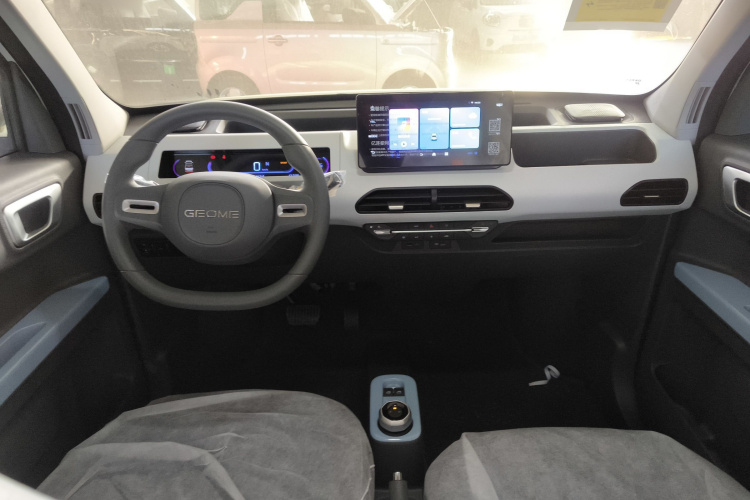 吉利银河 2024款 熊猫mini 200km 耐力熊中控内饰12