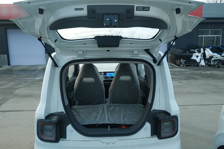 吉利银河 2024款 熊猫mini 200km 耐力熊机舱底盘23