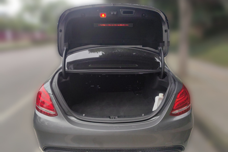 奔驰C级 2017款 改款 C 200 L 运动版局部细节23