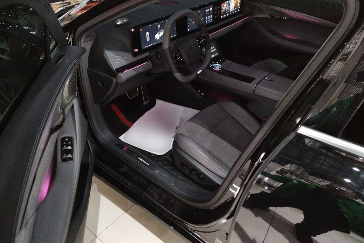 岚图汽车 岚图追光 2024款 PHEV 四驱超长续航行政版中控内饰7003