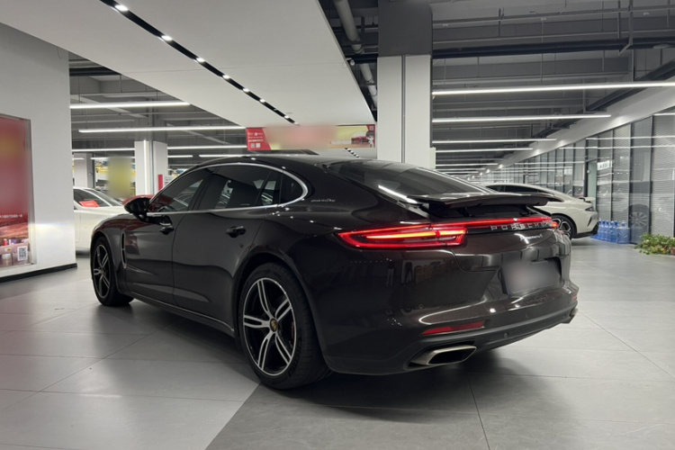保时捷 2017款 Panamera 4 行政加长版 3.0T车身外观6003