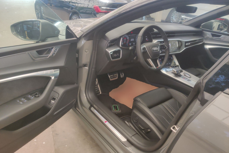 奥迪A7 2024款 45 TFSI 臻选型中控内饰7003