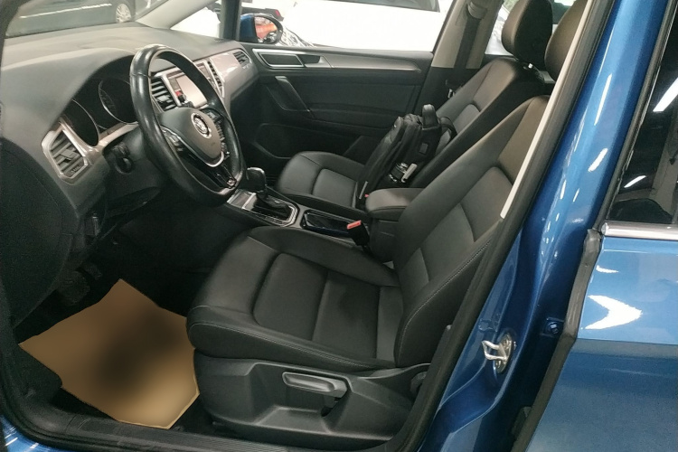 大众 高尔夫·嘉旅 2019款 280TSI 自动好奇型 国VI局部细节19