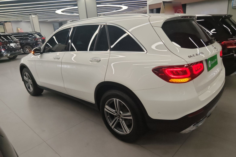 奔驰GLC 2021款 GLC 260 L 4MATIC 动感型车身外观4