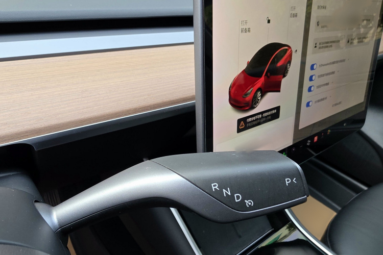 特斯拉 Model 3 2019款 标准续航后驱升级版局部细节18