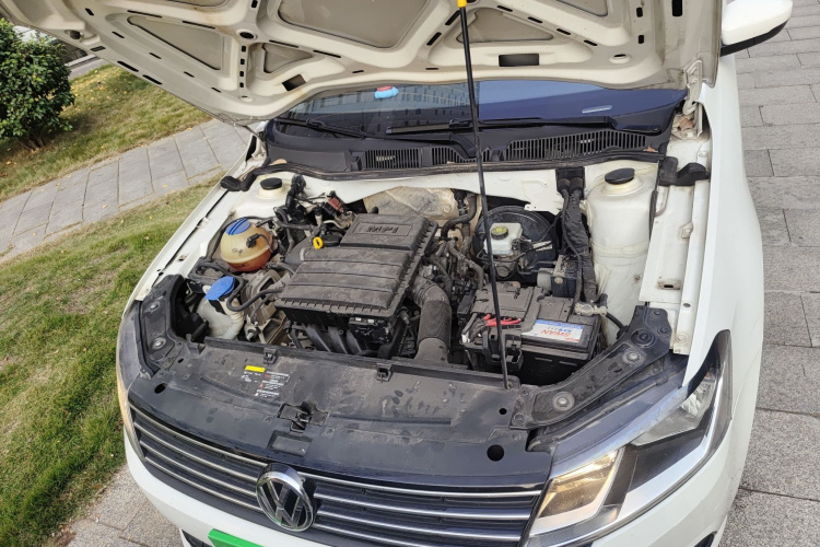 大众 朗逸 2017款 1.6L 自动风尚版机舱底盘24