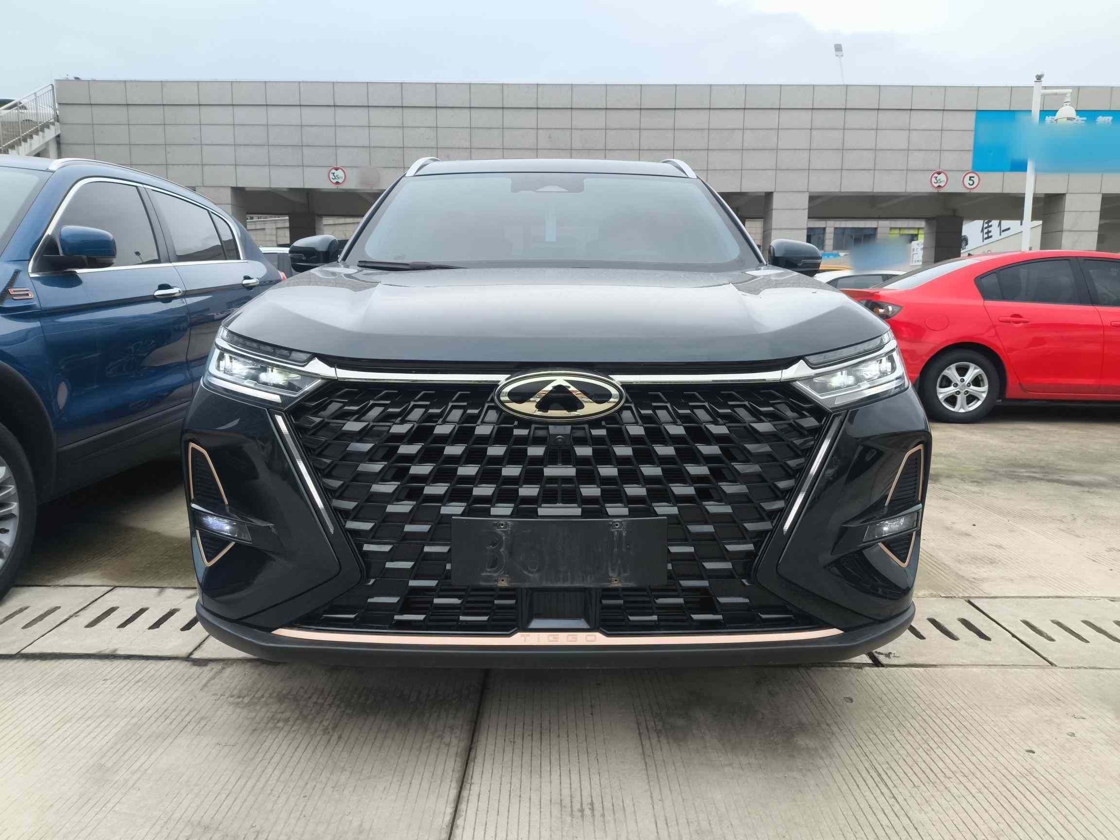 奇瑞 瑞虎8 PRO 2022款 390T 两驱浩瀚版 5座(1)