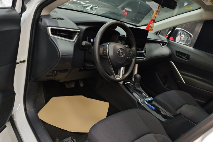 丰田 锋兰达 2023款 2.0L 智能电混双擎 领先版中控内饰20