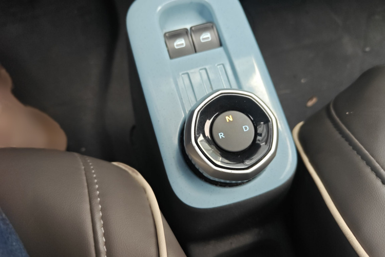 吉利银河 2023款 熊猫mini 200km 耐力熊局部细节18