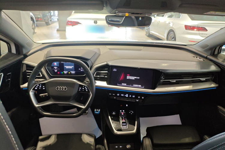 奥迪Q4 e-tron 2024款 40 e-tron 创行版中控内饰7002