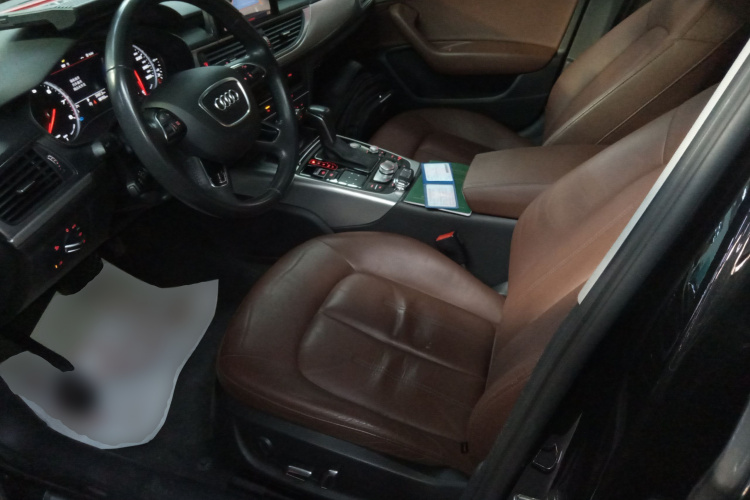 奥迪A6L 2018款 30周年年型 35 TFSI 时尚型中控内饰19