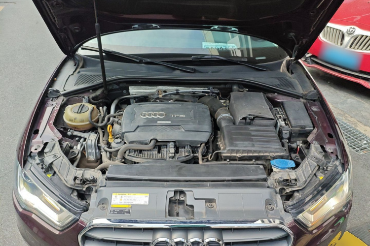 奥迪A3 2016款 Sportback 40 TFSI 风尚型机舱底盘24