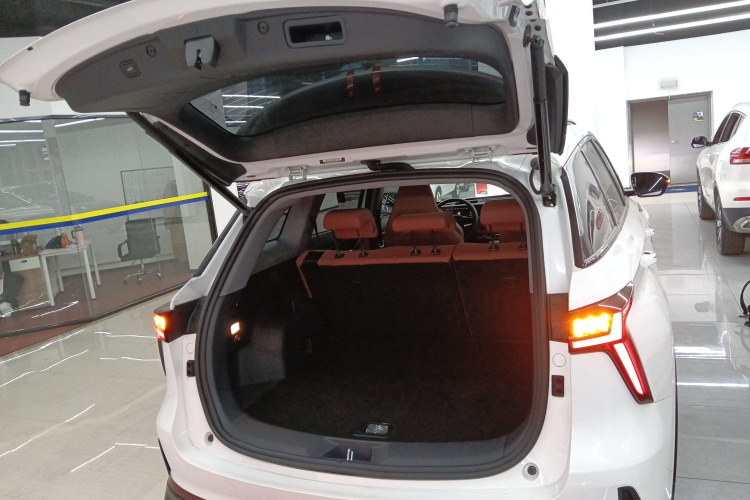 长安CS75 PLUS 2024款 第三代 冠军版 2.0T 智驾劲擎型机舱底盘23