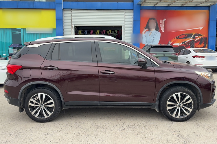 广汽传祺 传祺GS4 2017款 235T 自动两驱豪华智联版车身外观6002