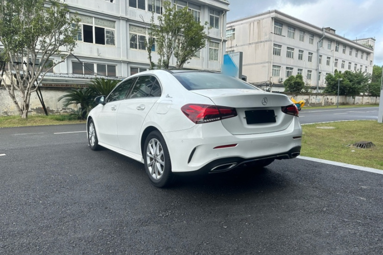 奔驰A级 2021款 A 200 L 运动轿车时尚型车身外观6007