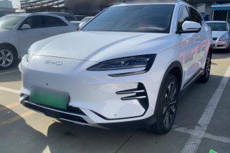 比亚迪 宋PLUS新能源 2024款 荣耀版 EV 520km 尊贵型