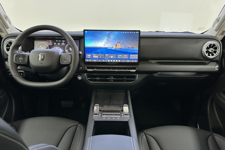 坦克300 2025款 2.0T 征服者中控内饰7001