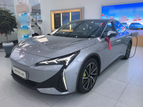 ARCFOX极狐 极狐 阿尔法S5 2025款 560MAX 185kW