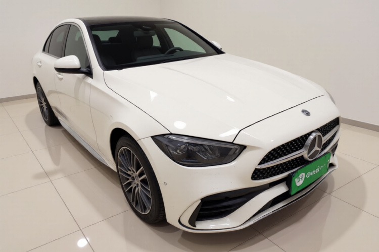 奔驰C级 2024款 改款二 C 260 L 运动版车身外观3