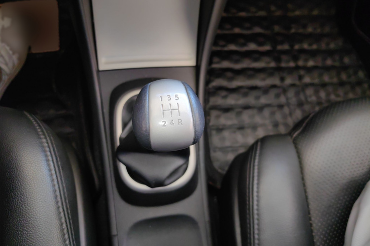 日产 轩逸 2016款 1.6XE 手动舒适版局部细节18