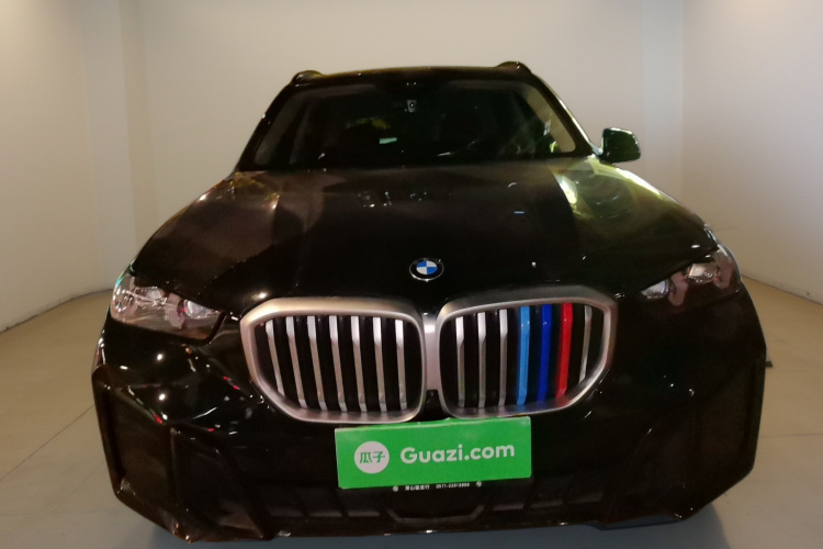 宝马X5 2023款 xDrive 30Li 尊享型M运动曜夜套装车身外观2