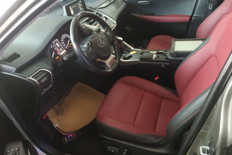 雷克萨斯NX 2020款 200 前驱 锋逸版 国VI中控内饰19