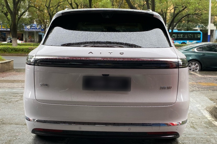 鸿蒙智行 问界M7 2026款 增程 Max四驱版 5座车身外观6006