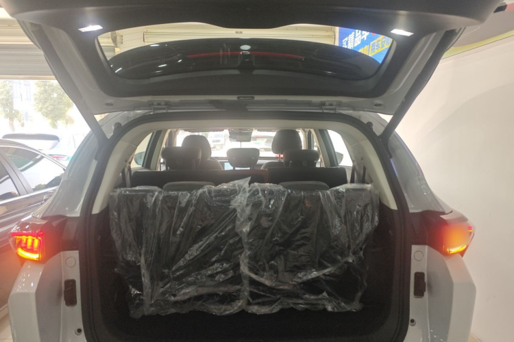 捷途山海L7 2024款 1.5T 120km  ULTRA 5座机舱底盘23