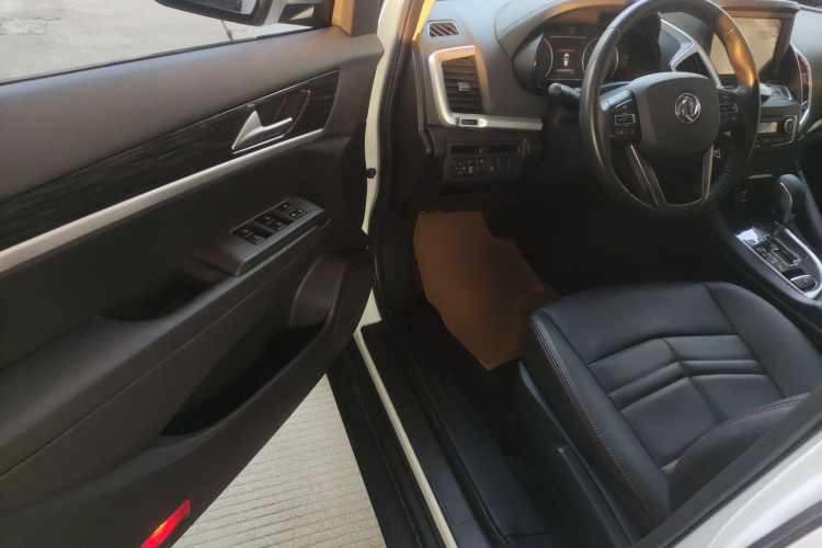 东风风神AX7 2016款 2.0L 自动智逸型中控内饰20