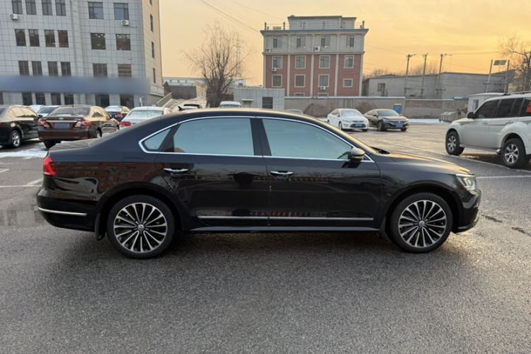 大众 帕萨特 2017款 330TSI DSG御尊版车身外观6003