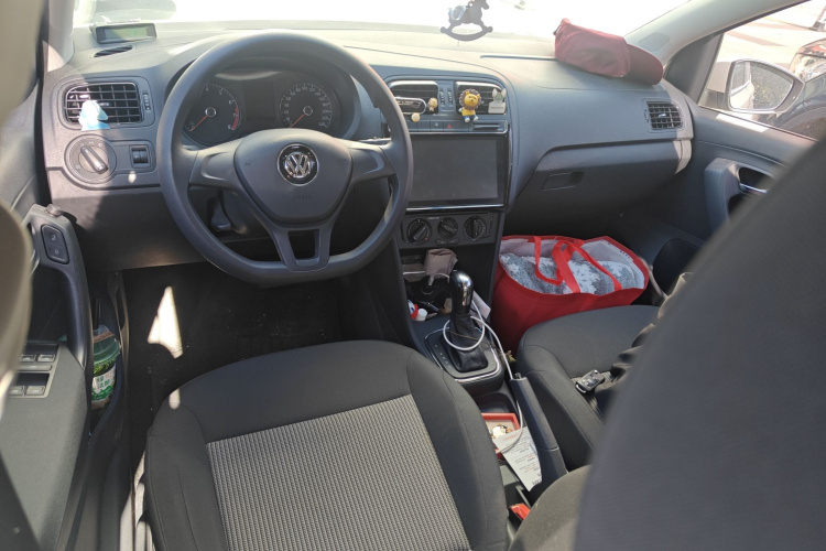 大众 Polo 2016款 1.4L 自动风尚型中控内饰7002