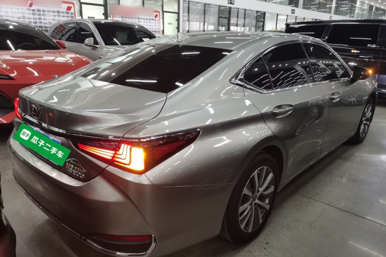 雷克萨斯ES 2020款 200 卓越版车身外观6005