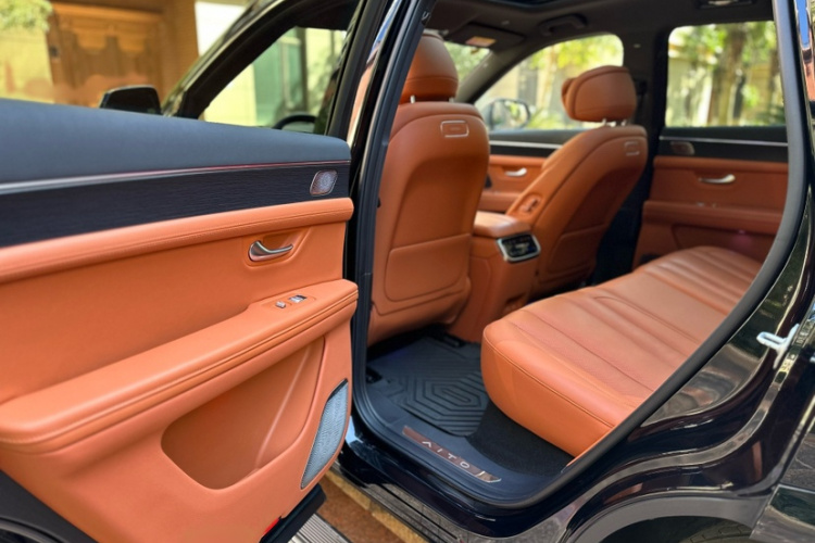 鸿蒙智行 问界M7 2024款 1.5T 智驾四驱Ultra版 5座中控内饰7013