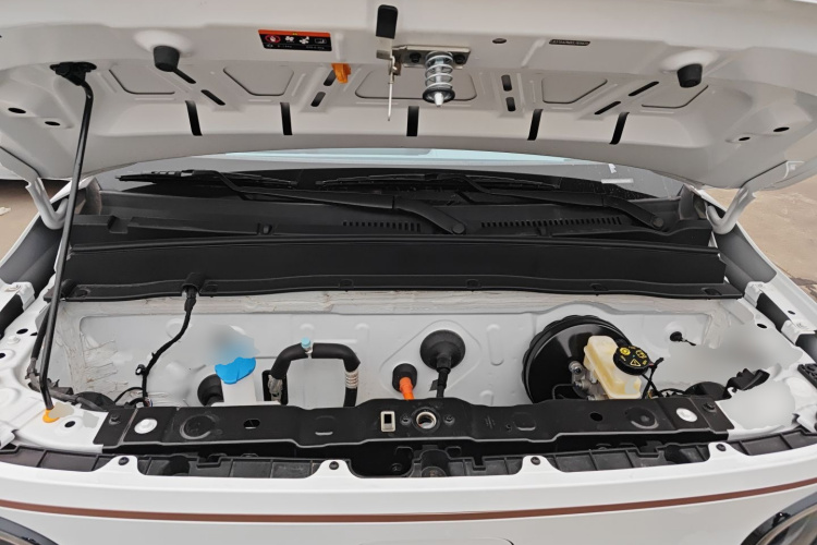 吉利银河 2024款 熊猫mini 200km 耐力熊机舱底盘24