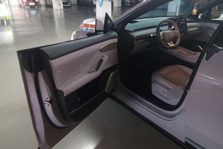 乐道L60 2024款 60kWh 后驱版中控内饰7003