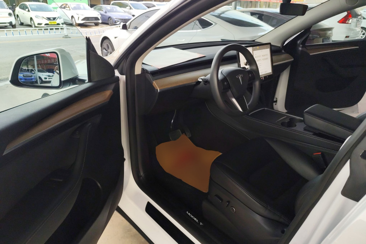 特斯拉 Model Y 2022款 改款 后轮驱动版中控内饰20