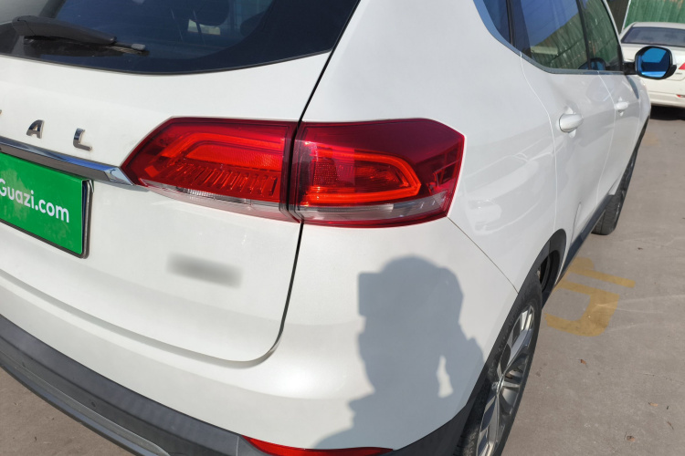 哈弗H6 2017款 蓝标 1.5T 自动两驱智尚型车身外观9