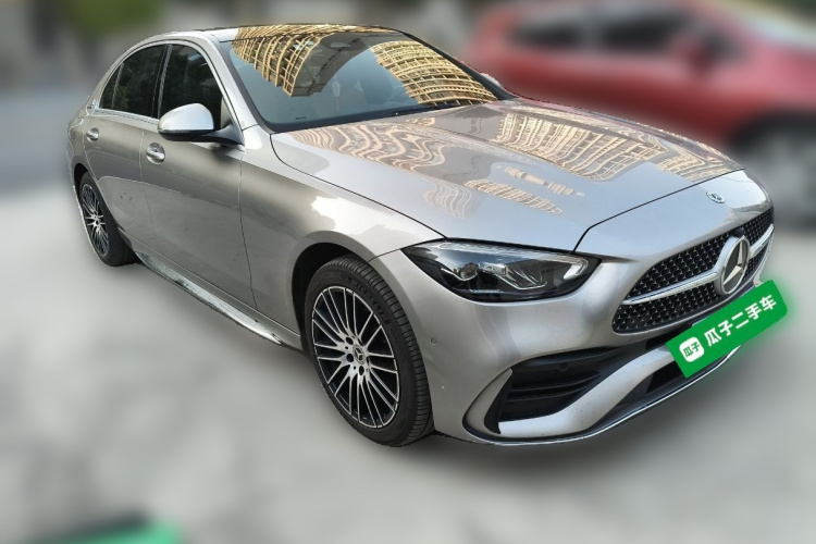 奔驰C级 2022款 改款 C 260 L 运动版车身外观3