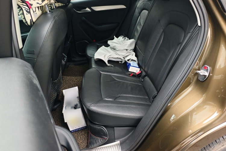 奥迪Q3(进口) 2012款 35 TFSI quattro 舒适型中控内饰7004